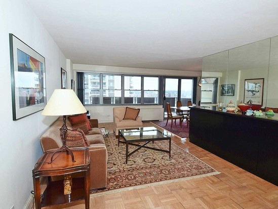 Condo for Sale Bayside, Queens