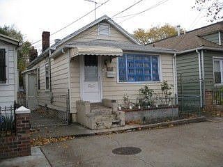 Single-family for Pre-foreclosure Canarsie, Brooklyn