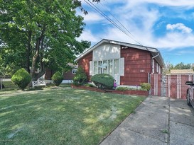 Home for Pre-foreclosure / auction South Beach, Staten Island