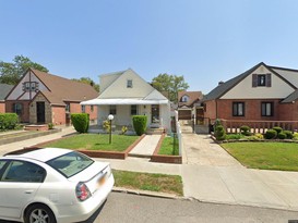 Home for Pre-foreclosure St Albans, Queens