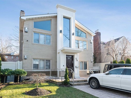 Single-family for Sale Jamaica Estates, Queens