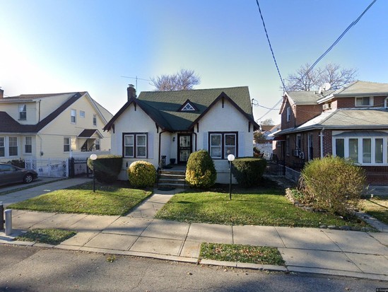 Single-family for Pre-foreclosure / auction St Albans, Queens