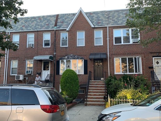 Single-family for Sale Sheepshead Bay, Brooklyn