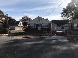 Home for Pre-foreclosure / auction St Albans, Queens