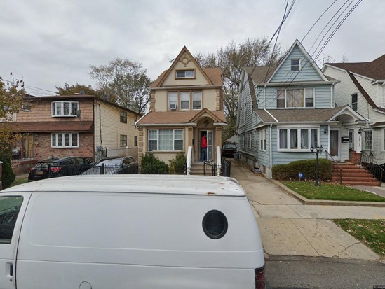 Single-family for Pre-foreclosure St Albans, Queens