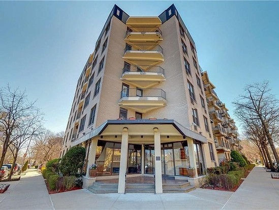 Condo for Sale Pelham Bay, Bronx