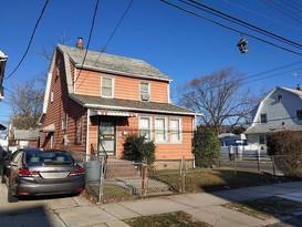 Home for Pre-foreclosure / auction St Albans, Queens