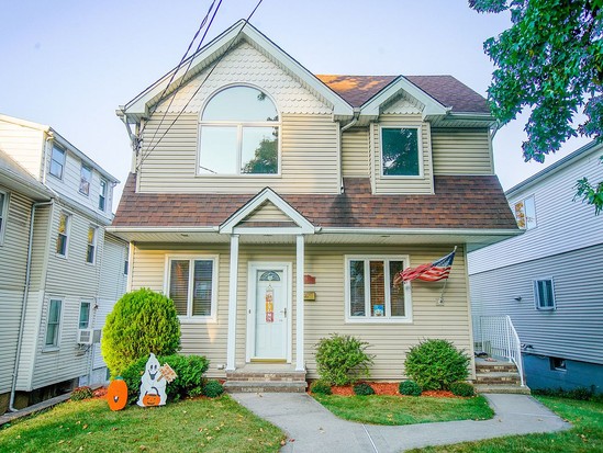 Single-family for Sale Sunnyside, Staten Island