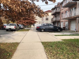 Home for Pre-foreclosure / auction Baychester, Bronx