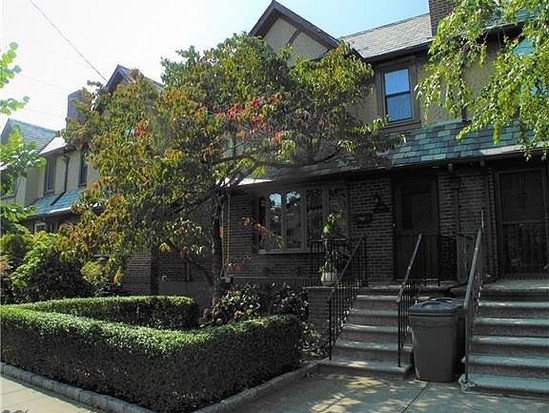 Single-family for Sale Morris Park, Bronx