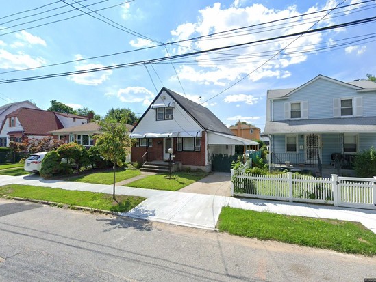 Single-family for Sale Springfield Gardens, Queens