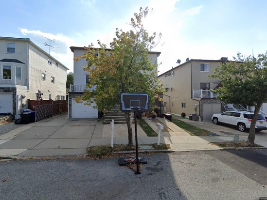 Multi-family for Pre-foreclosure New Springville, Staten Island