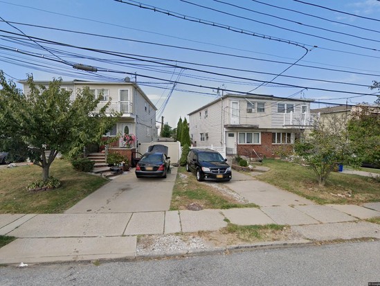 Single-family for Pre-foreclosure / auction Graniteville, Staten Island