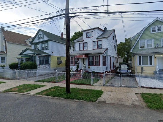 Multi-family for Pre-foreclosure St Albans, Queens