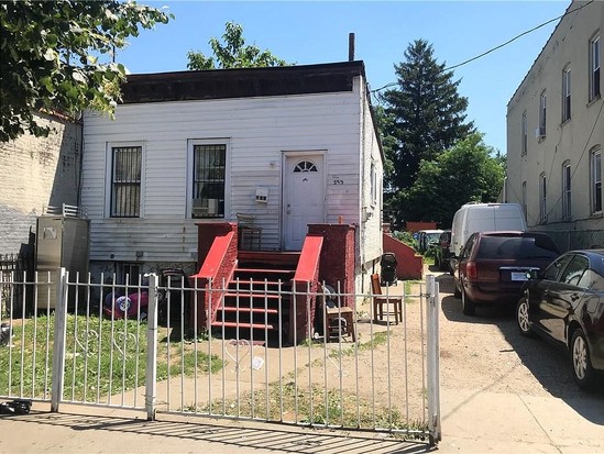 Single-family for Sale East New York, Brooklyn