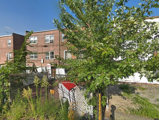 Multi-family for Pre-foreclosure Throggs Neck, Bronx