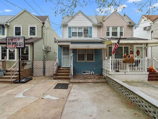 Single-family for Sale Marine Park, Brooklyn