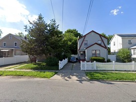 Home for Pre-foreclosure St Albans, Queens