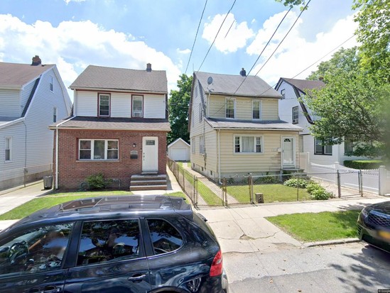 Single-family for Pre-foreclosure / auction St Albans, Queens