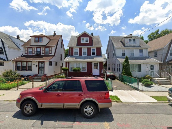 Single-family for Pre-foreclosure St Albans, Queens