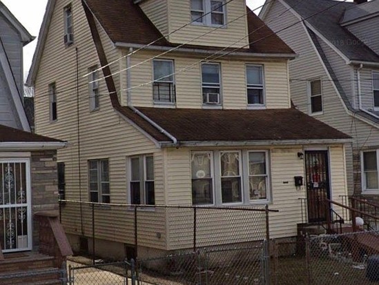 Single-family for Pre-foreclosure St Albans, Queens