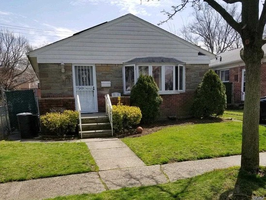 Single-family for Sale Auburndale, Queens