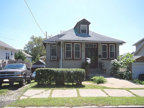 Single-family for Sale Dongan Hills, Staten Island