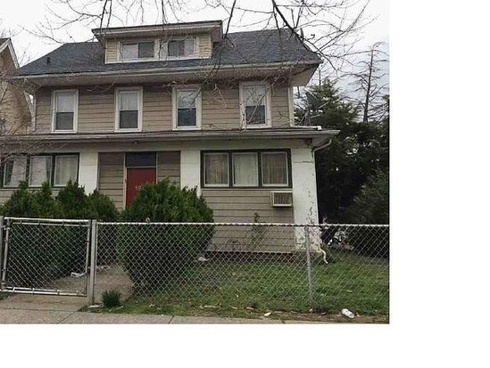 Single-family for Auction Port Richmond, Staten Island