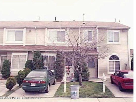 Single-family for Pre-foreclosure Mariners Harbor, Staten Island