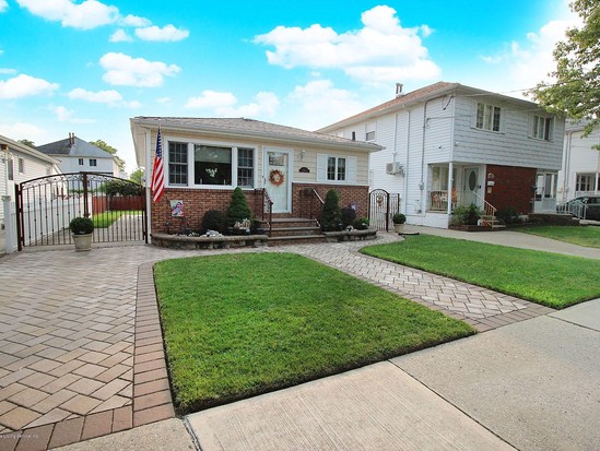 Single-family for Sale Dongan Hills, Staten Island