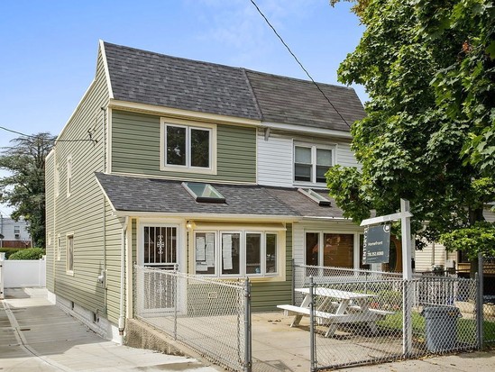 Single-family for Sale Bergen Beach, Brooklyn