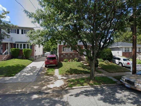 Single-family for Pre-foreclosure St Albans, Queens