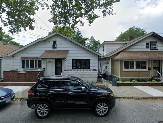 Single-family for Pre-foreclosure / auction Bergen Beach, Brooklyn