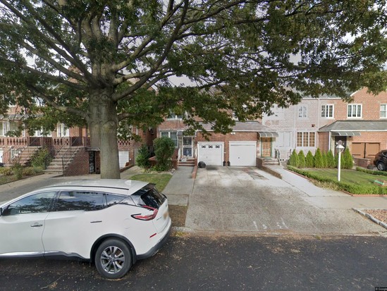 Single-family for Pre-foreclosure / auction Sheepshead Bay, Brooklyn