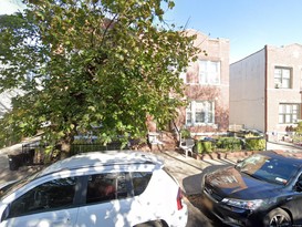 Home for Pre-foreclosure / auction Bensonhurst, Brooklyn