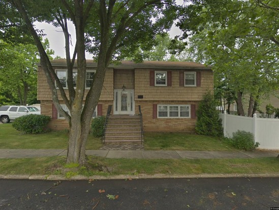 Single-family for Pre-foreclosure Bay Terrace, Staten Island