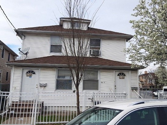 Single-family for Pre-foreclosure / auction Bayside, Queens