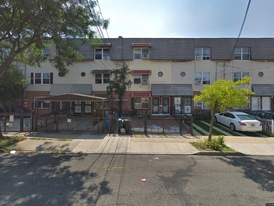 Multi-family for Pre-foreclosure Castle Hill, Bronx