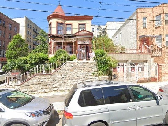 Multi-family for Pre-foreclosure Tremont, Bronx