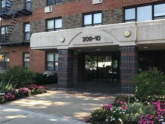 Condo for Sale Bayside, Queens