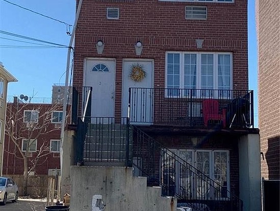 Multi-family for Sale Jacob Riis Park, Queens