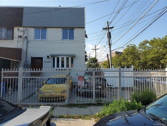 Single-family for Sale Castle Hill, Bronx