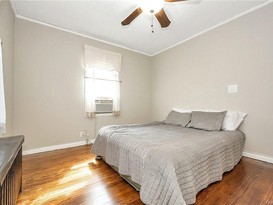 Home for Sale Throggs Neck, Bronx