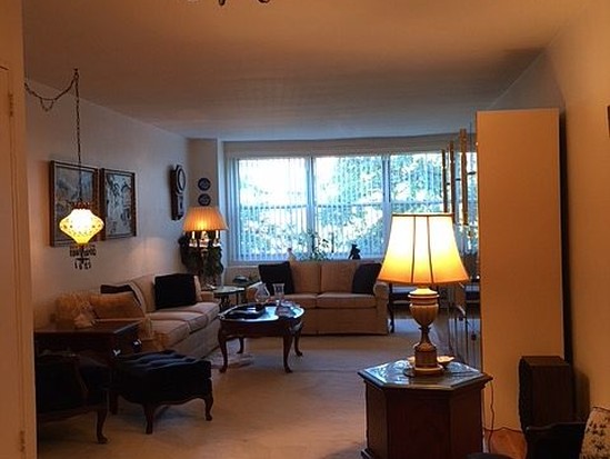 Condo for Sale Bayside, Queens