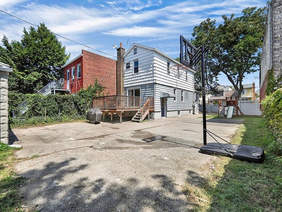 Single-family for Sale Marine Park, Brooklyn