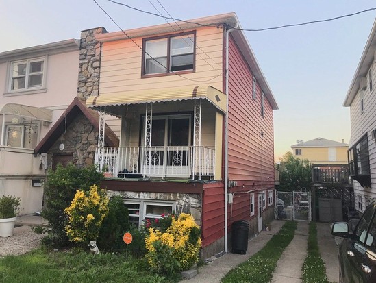 Single-family for Pre-foreclosure Bergen Beach, Brooklyn