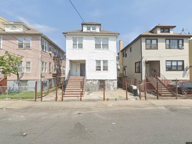 Home for Pre-foreclosure Far Rockaway, Queens