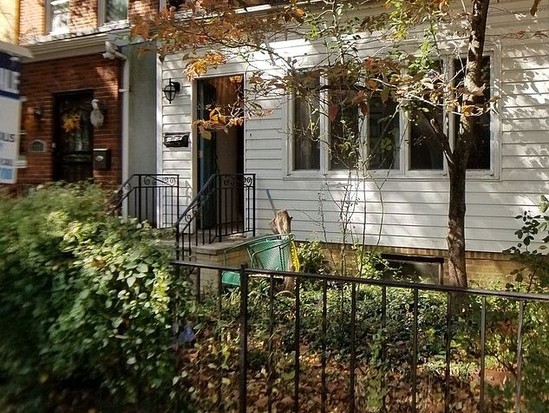 Single-family for Sale Astoria, Queens