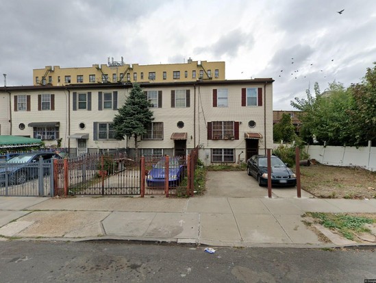 Single-family for Pre-foreclosure / auction University Heights, Bronx