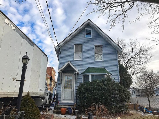 Single-family for Sale Mariners Harbor, Staten Island